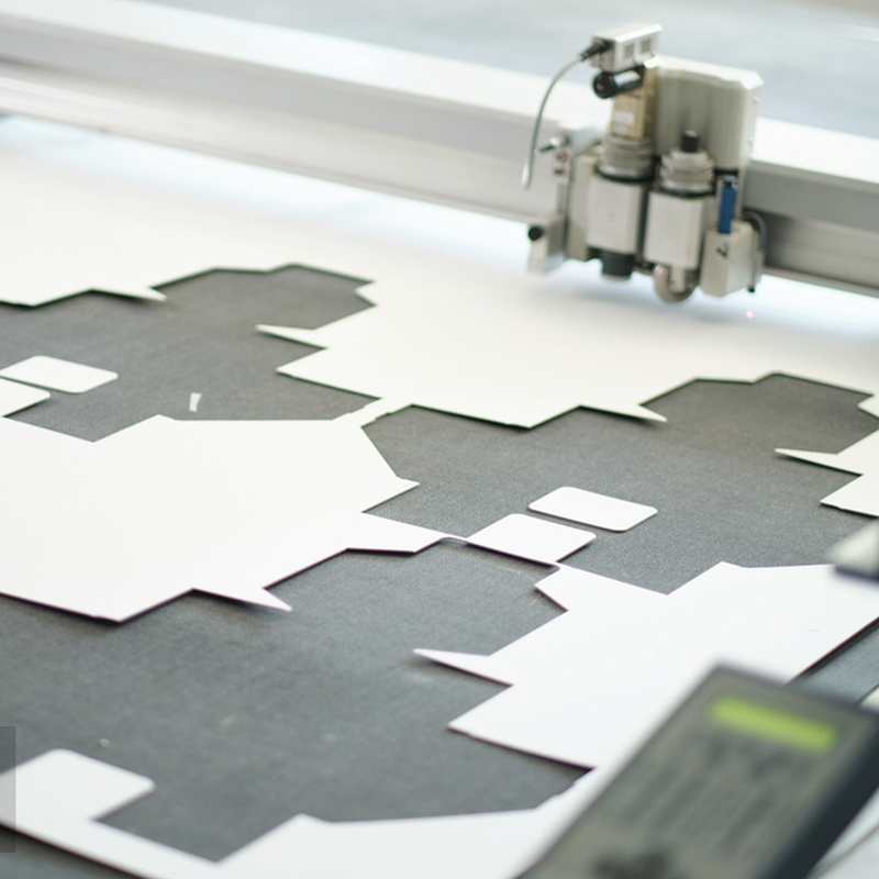 Cardboard cutting&application